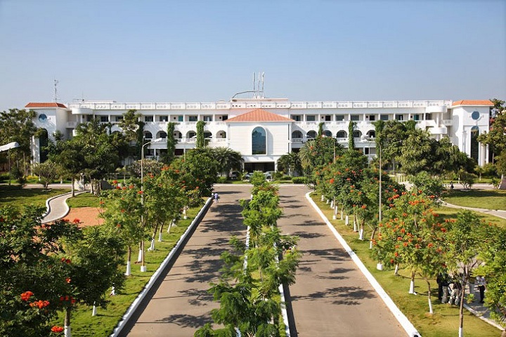 https://cache.careers360.mobi/media/colleges/social-media/media-gallery/8006/2019/7/17/College View of Dhanalakshmi Srinivasan Engineering College Perambalur_Campus-View.jpg